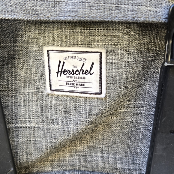 Hershel Supply Large Grey Backpack - Picture 2 of 11